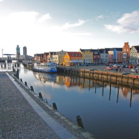 Ferienwohnungen am Aussendeich Nordstrand Exterior foto